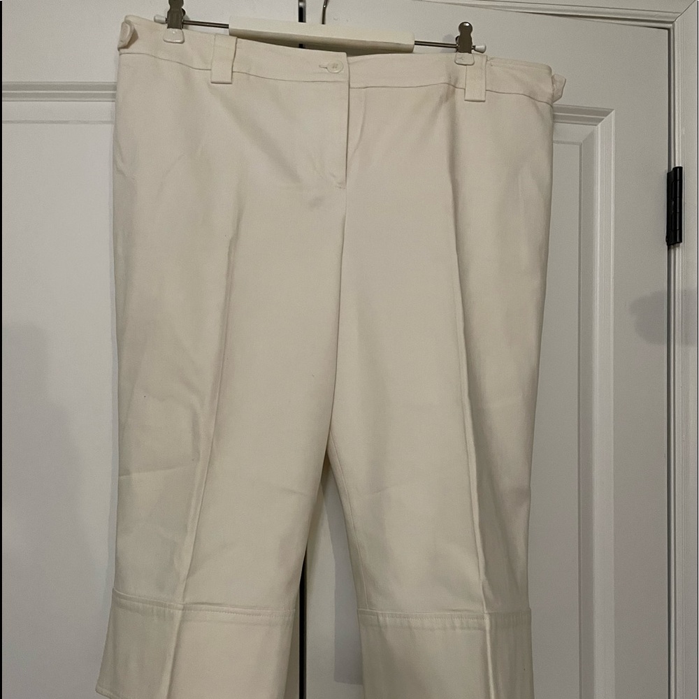 Loft Petite Off white Capris! Size 16 Petite! Classic ribbon tie on pant foot!